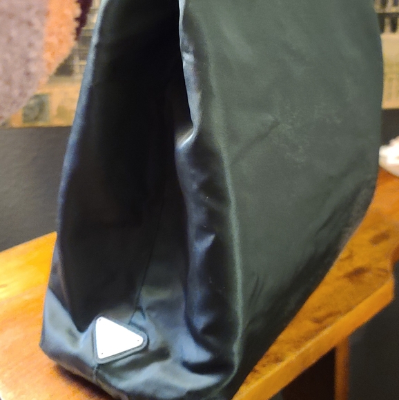 Auth. Prada handbag - Picture 7 of 15